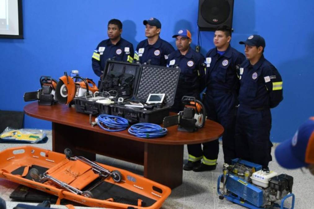 Honduras envió este miércoles un equipo de socorristas a México para colaborar en las labores de rescate tras el terremoto de magnitud 7,1 en la escala de Richter que causó más de 248 personas muertas.<br/>