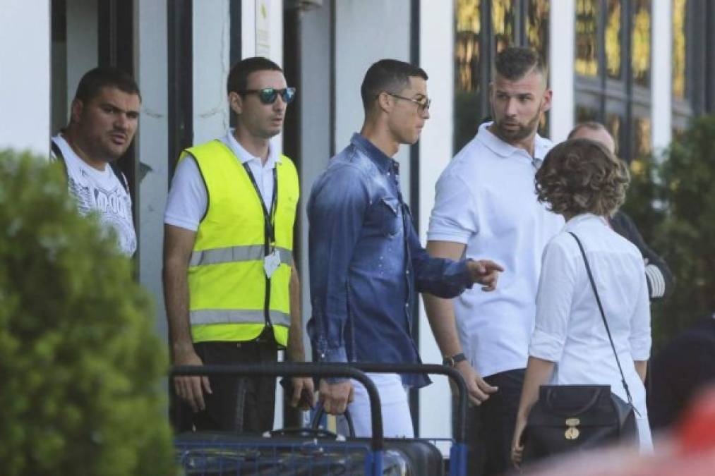 Cristaino Ronaldo a su llegada a Ibiza. Foto The Mirror.