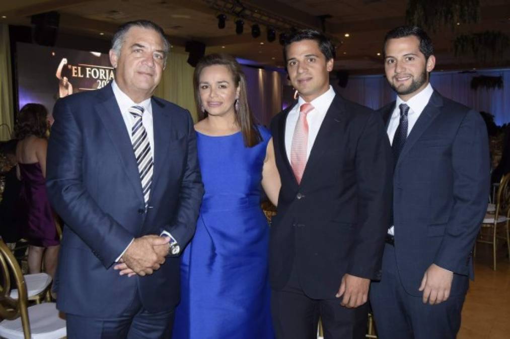 Emilio, Rina, Ramón y Miguel Medina.