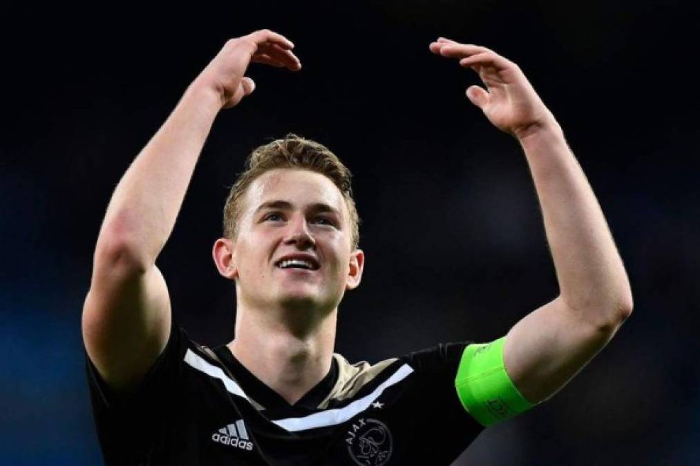 Matthijs de Ligt: El defensor holandés de 19 años de edad es otro de los jugadores que quiere Pep Guardiola para el Manchester City. El problema es que Barcelona estaría más cerca de ficharlo.