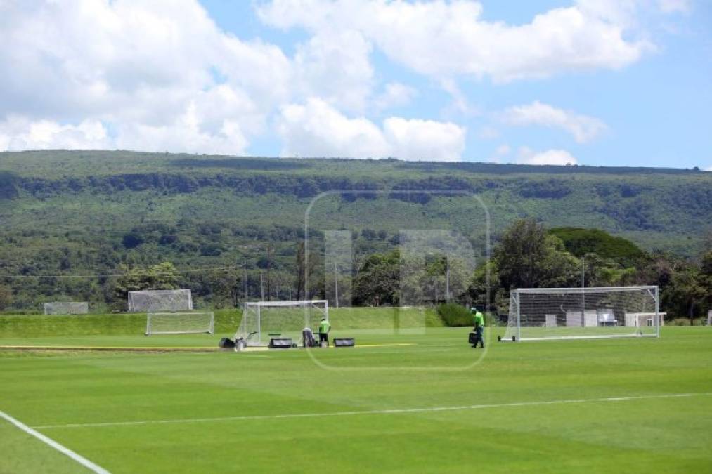 La sede con dos canchas de grama natural y una sintética, con los parámetros de mayor nivel.