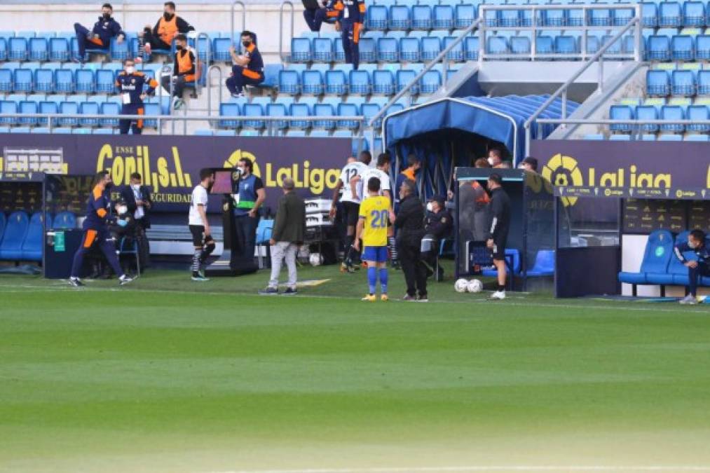 “El equipo se ha reunido y decide volver para luchar por el escudo pero firme en la condena al racismo de todo el Valencia en todas sus formas. No al racismo”, publicó el equipo español en sus redes sociales.