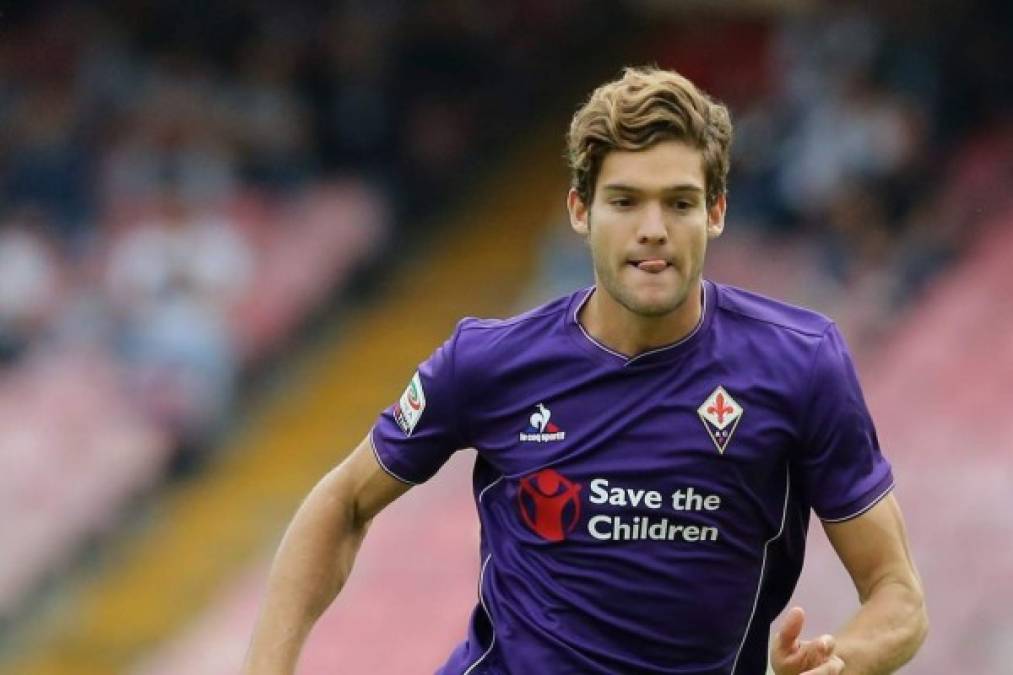 El lateral español de la Fiorentina, Marcos Alonso, jugará la próxima temporada en el Chelsea de Conte. El acuerdo entre clubes y jugador es total y sólo falta que el futbolista supere el pertinente reconocimiento médico para que se haga oficial el traspaso.