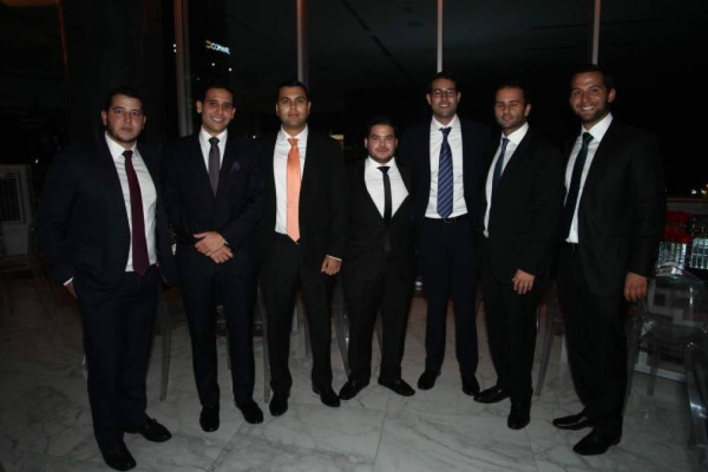 Rommel Hawit, Claudio Maalouf, Rafael Ruiz, Alejandro López, Rodrigo Canahuati, Tony Maalouf y Miguel Medina.