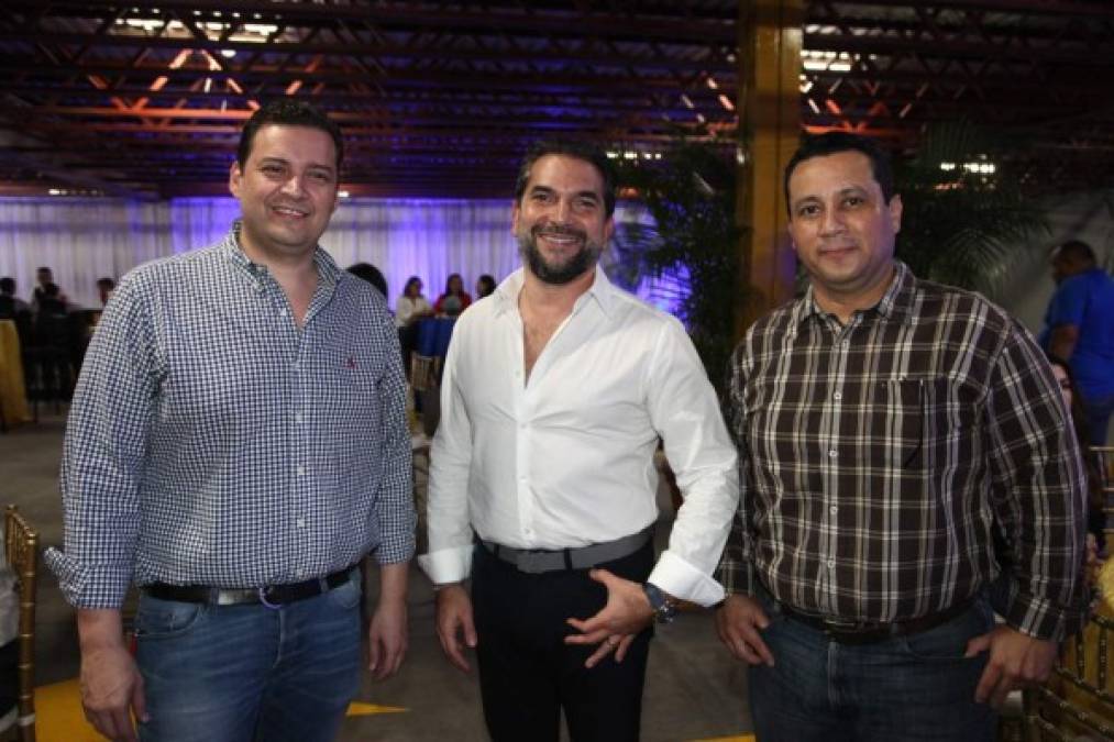 Leonardo López, Miguel Larach y Juan Lara.