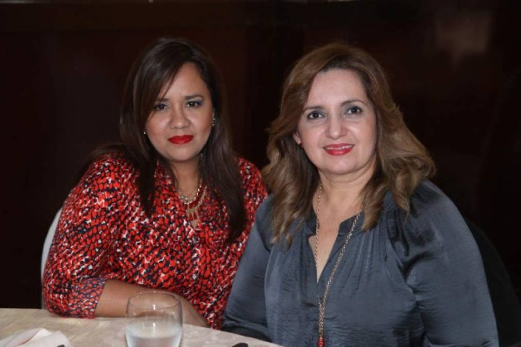 Xio Suazo y Sherly Paz.