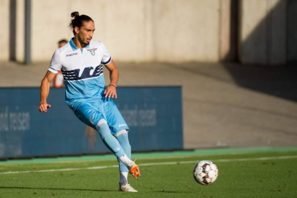 Según señala el diario francés L'Equipe, el defensa uruguayo, Martín Cáceres ha sido ofrecido al Monaco. El jugador se encuentra como agente libre tras terminar su contrato con la Lazio.