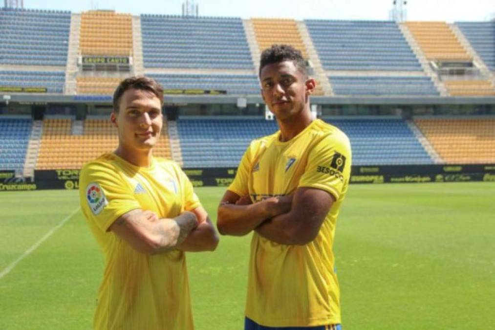 Además de Antony Lozano, el Cádiz presentó al jugador Luismi Quezada, quien en su momento formó parte del Real Madrid e inclusive debutó con los blancos en partido de Copa del Rey.