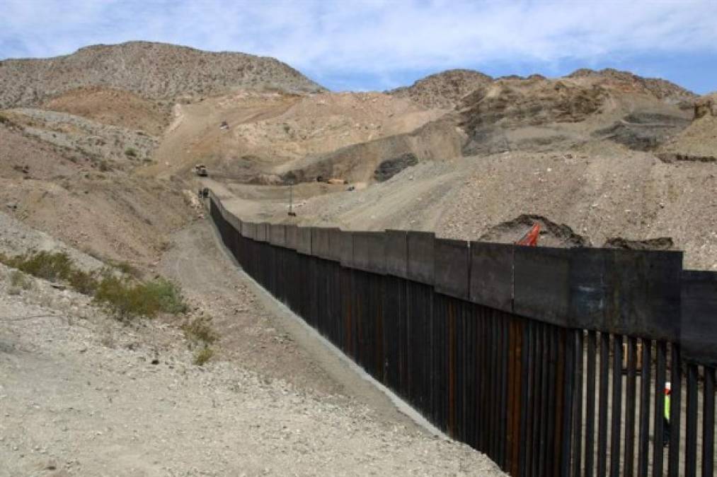 Tres secciones de muro de acero colindantes con Ciudad Juárez han sido construidas por el gobierno estadounidense desde 2016 y suman en conjunto unos 40 kilómetros.