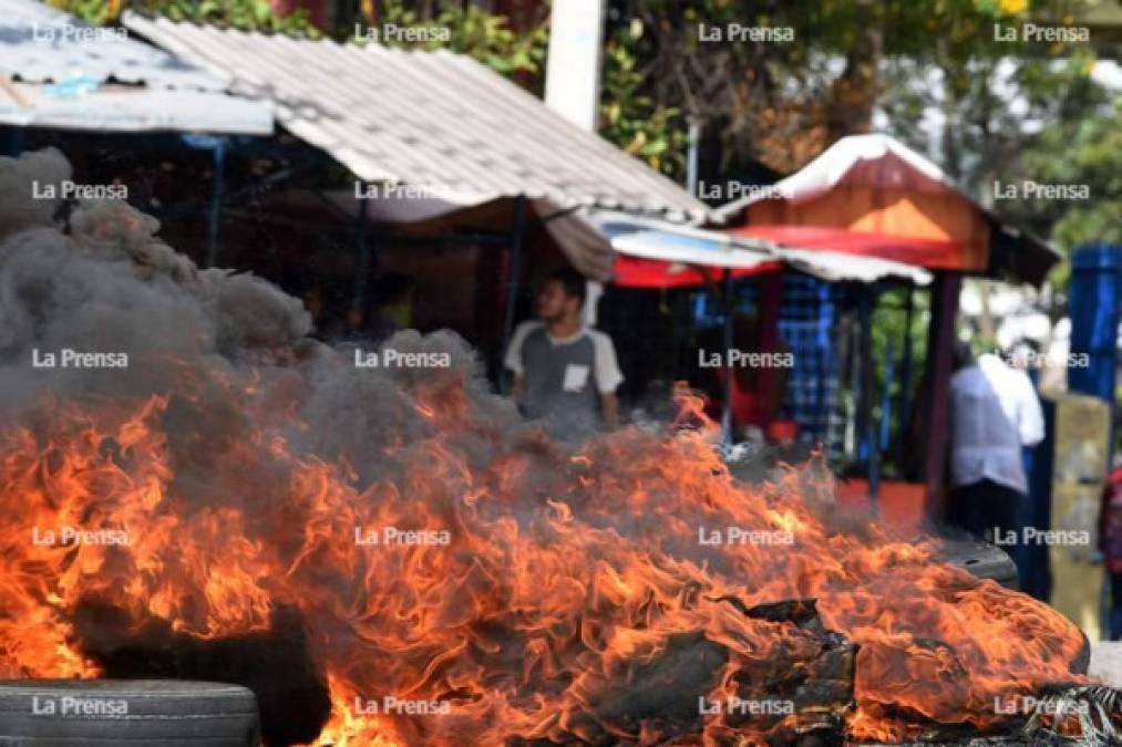 Las víctimas fueron trasladadas al Hospital Escuela Universitario (HEU) y según un comunicado de la Policía se trataba de dos agentes que gozaban de su tiempo libre y realizaban diligencias personales.