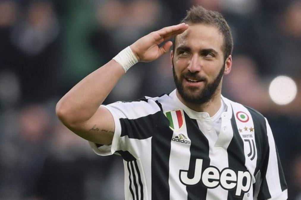 Gonzalo Higuaín ha sido vinculado recientemente con el Chelsea, pero según CalcioMercato.com hay otro equipo incluso más interesado en el delantero argentino de la Juventus: el Bayern de Múnich. La llegada de Cristiano Ronaldo hace que el atacante se vaya de la Juve.