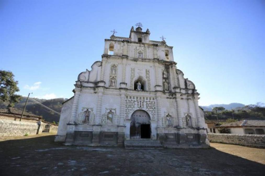 La iglesia de la comunidad de San Manuel de Coloete, en el municipio de Lempira, en el occidente de Honduras. <br/><br/>Las hermosas iglesias coloniales que conservan cinco comunidades del departamento de Lempira, en el occidente de Honduras, están recobrando todo su esplendor con un proyecto de restauración emprendido por la Agencia Española de Cooperación Internacional para el Desarrollo (AECID). EFE/Gustavo Amador