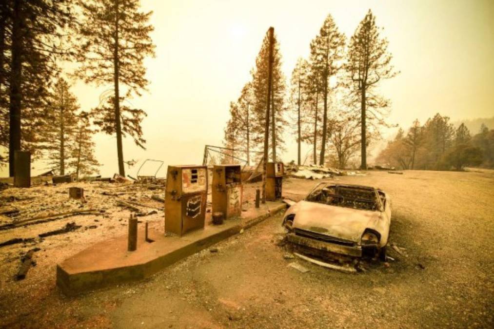 'Hemos visto muchos incendios a través de los años, pero este es el peor que he visto', dijo el jefe de brigada.