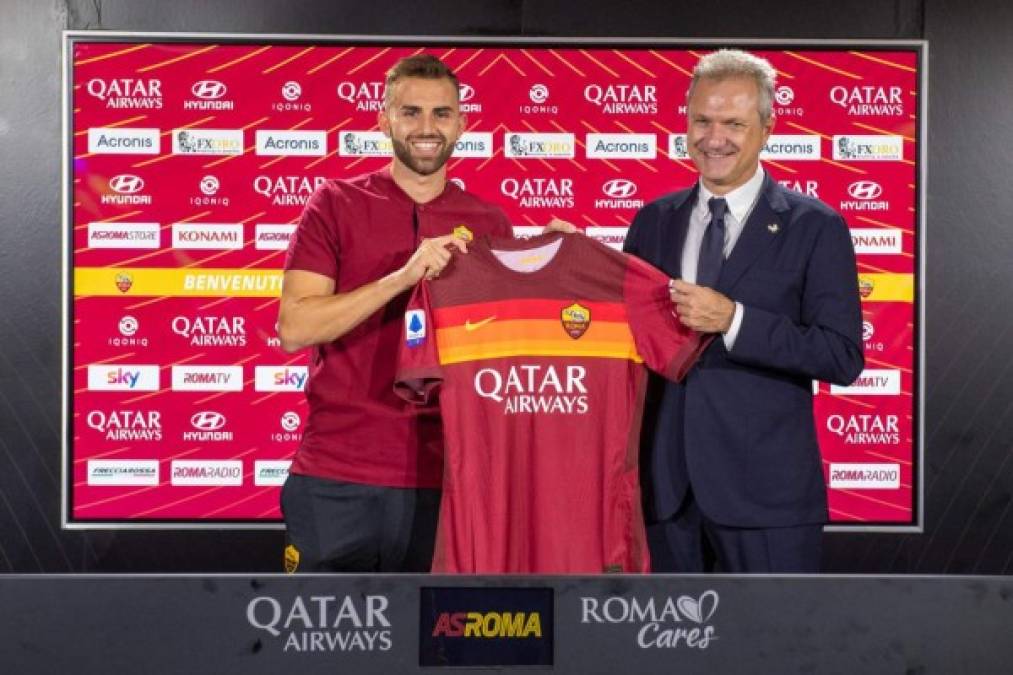 Borja Mayoral ya es baja oficial en el Real Madrid. El club blanco anunció la cesión del delantero español a la Roma para las próximas dos temporadas con pago y una opción de compra para el equipo italiano: 15 millones al final de esta temporada y 20 al acabar la segunda. El cuadro de la capital italiana ya presentó al futbolista que usará el dorsal 21.