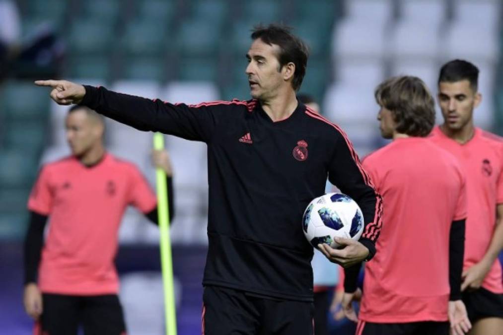 Julen Lopetegui confirmó que el Real Madrid solo se quedará con tres de los cinco guardametas que tiene en la actualidad. Aunque el entrenador no dijo los nombres de los que saldrán, todo apunta a Luca Zidane y Kiko Casilla: 'Con cinco porteros no vamos a seguir, nos quedaremos con tres y en ese análisis he evidenciado lo que pienso de Keylor y Courtois. Tomaremos las mejores decisiones'.