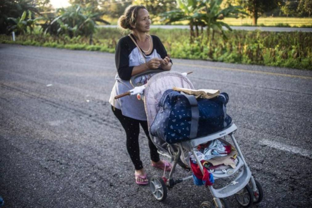 Rosa Duvon busca un mejor futuro en Estados Unidos. Lleva con ella una Biblia, su posesión más valiosa.