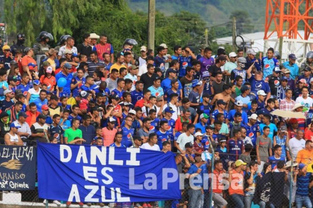 El estadio Marcelo Tinoco de Danlí se llenó de aficionados del Motagua.