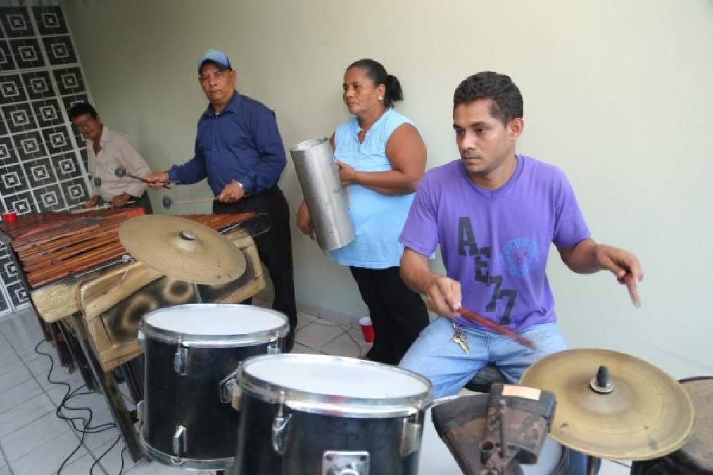 Música tradicional imperó en la recepción.