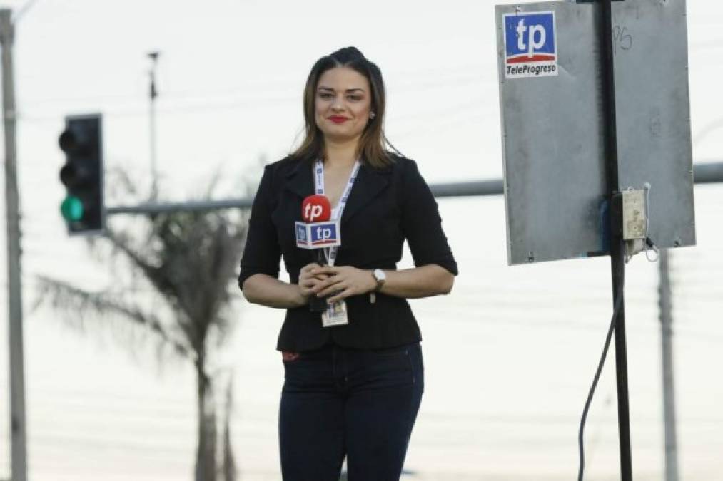 Claudia Torres, periodista de TeleProgreso, llegó a dar cobertura al estadio Olímpico.