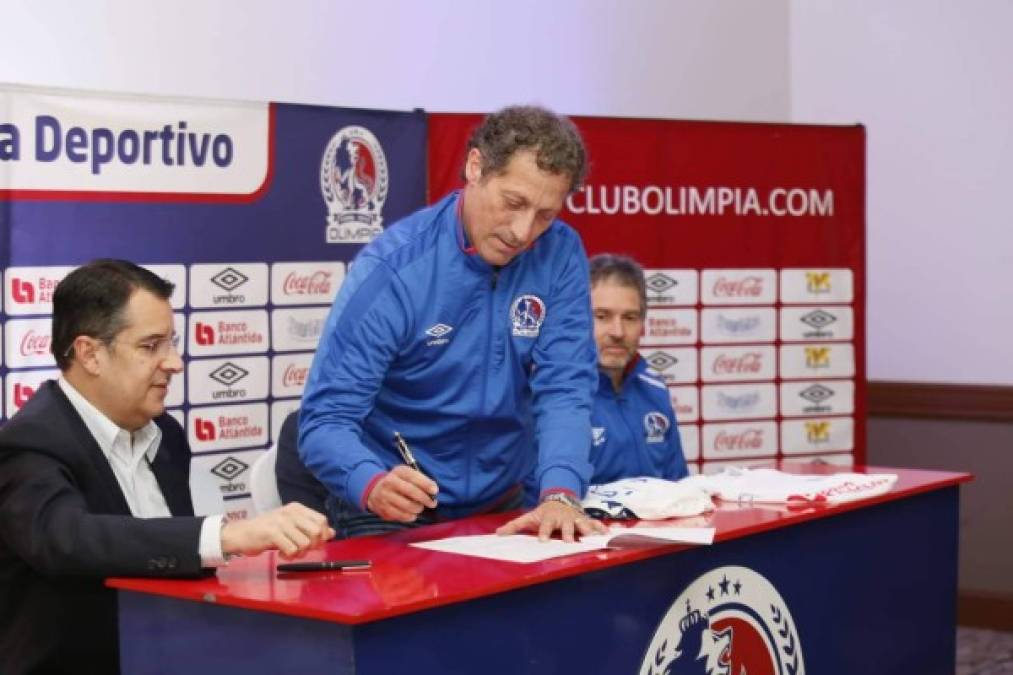 En la presentación del nuevo entrenador, el presidente del Olimpia, Rafael Villeda, anunció que Pedro Troglio buscará futbolistas argentinos que conozca bien para reforzar al equipo de cara al próximo torneo y tampoco descartó jugadores del balompié catracho.