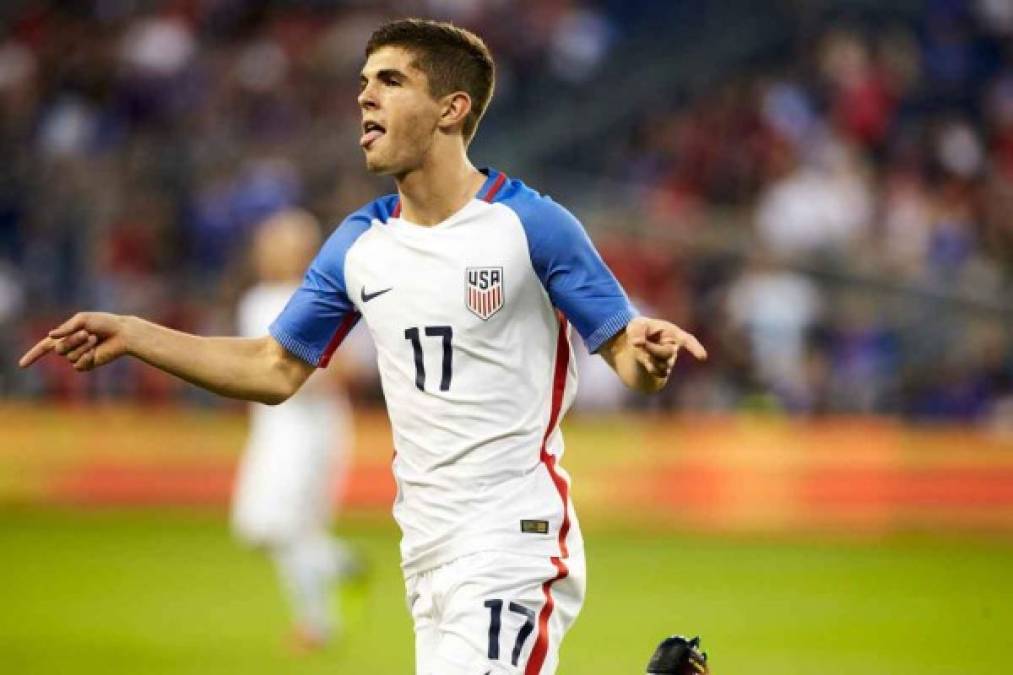 ESPN apunta la oferta de casi 13 millones de euros por parte del Liverpool de Jürgen Klopp en Christian Pulisic, perteneciente al Borussia Dortmund. El centrocampista ya estuvo a las órdenes de Klopp en el equipo alemán, pero el conjunto que dirige actualmente Thomas Tuchel tiene intención de retener al estadounidense en el equipo.