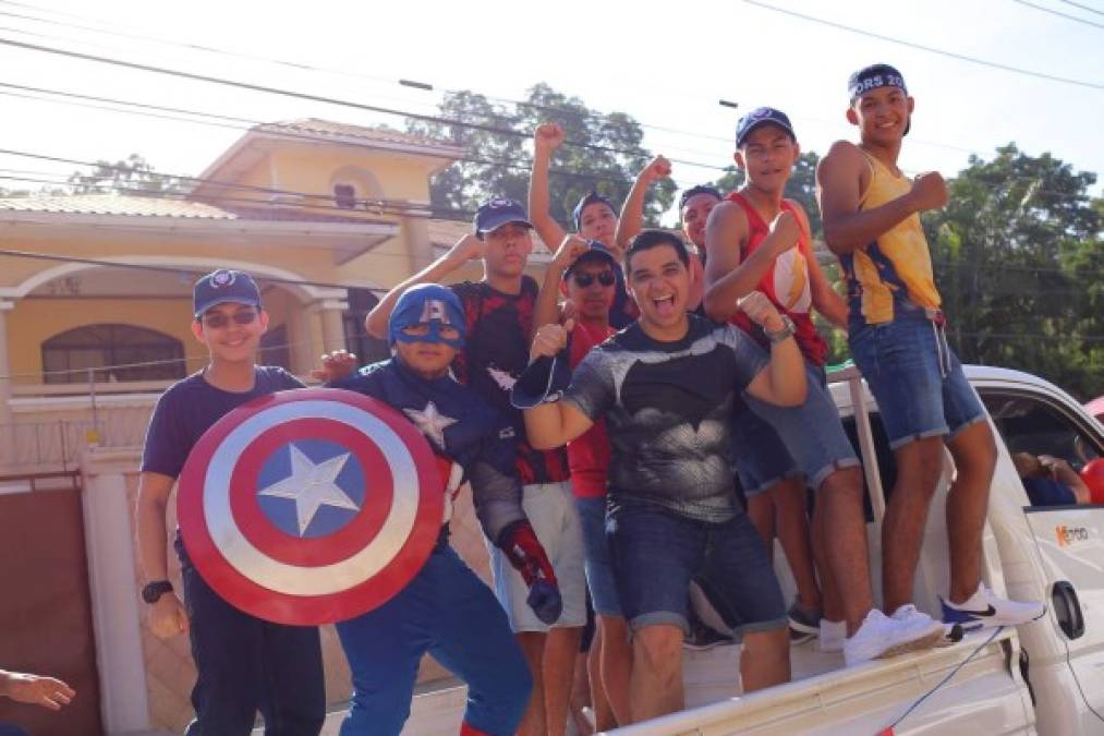 Los graduandos de la episcopal se inspiraron en los superhéroes de Marvel.