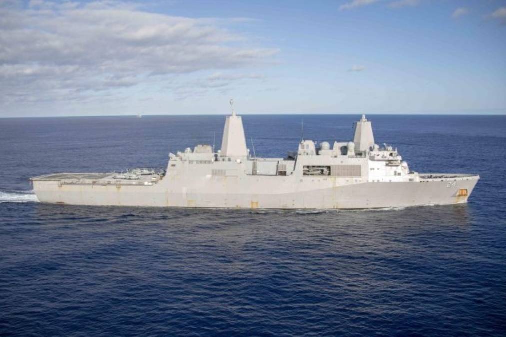 El USS Arlington transporta el sistema de Defensa Antimisiles Patriot, que es capaz de interceptar misiles balísticos, misiles cruceros y aeronaves de tecnología avanzada.