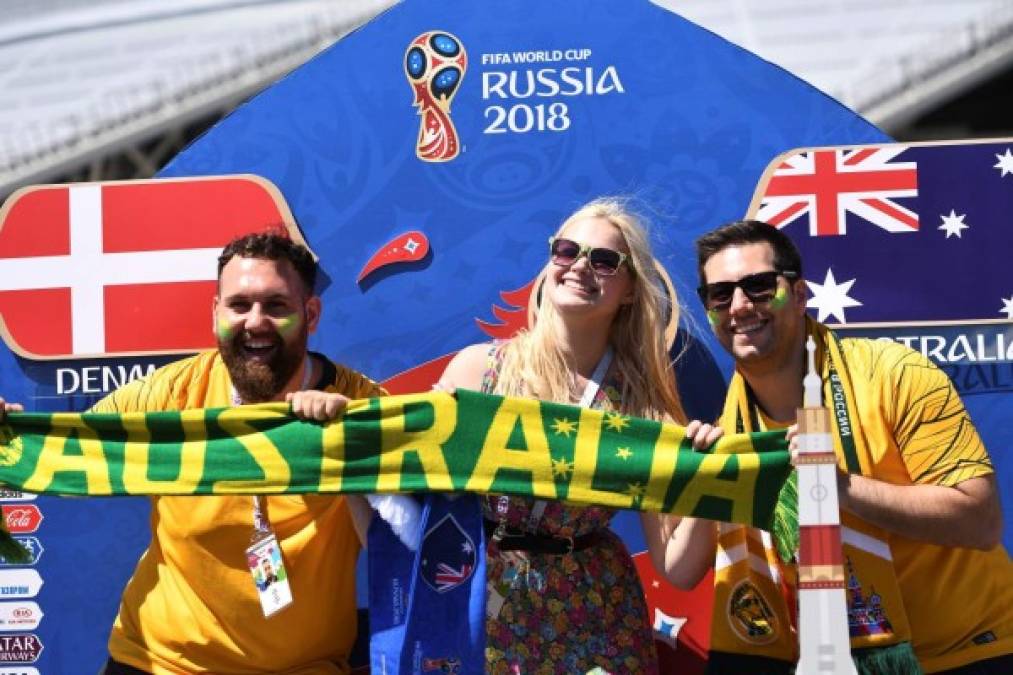 Esta bella rubia australiana llegó con un grupo de amigos.