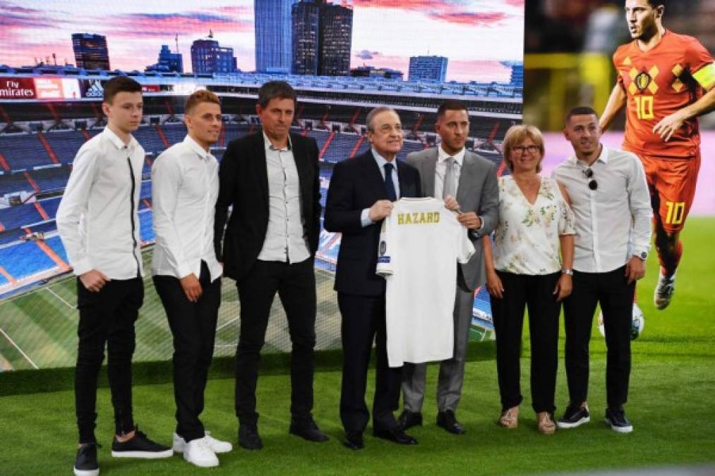 Eden Hazard estuvo acompañado por su familia en la presentación como nuevo jugador del Real Madrid.