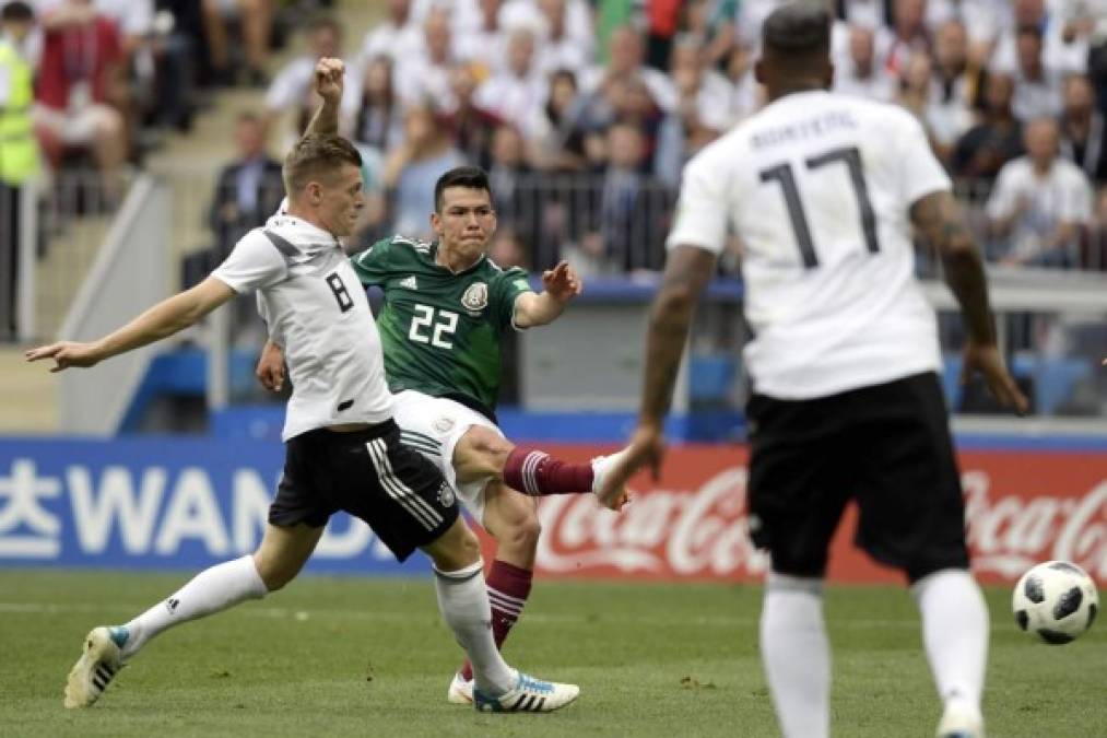 Con este derechazo, el 'Chucky' Lozano marcó su primer gol en un Mundial. Foto AFP