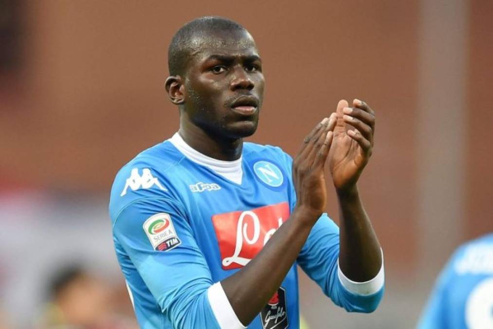 Koulibaly: El defensor del Napoli ha sido vinculado por el Chelsea.