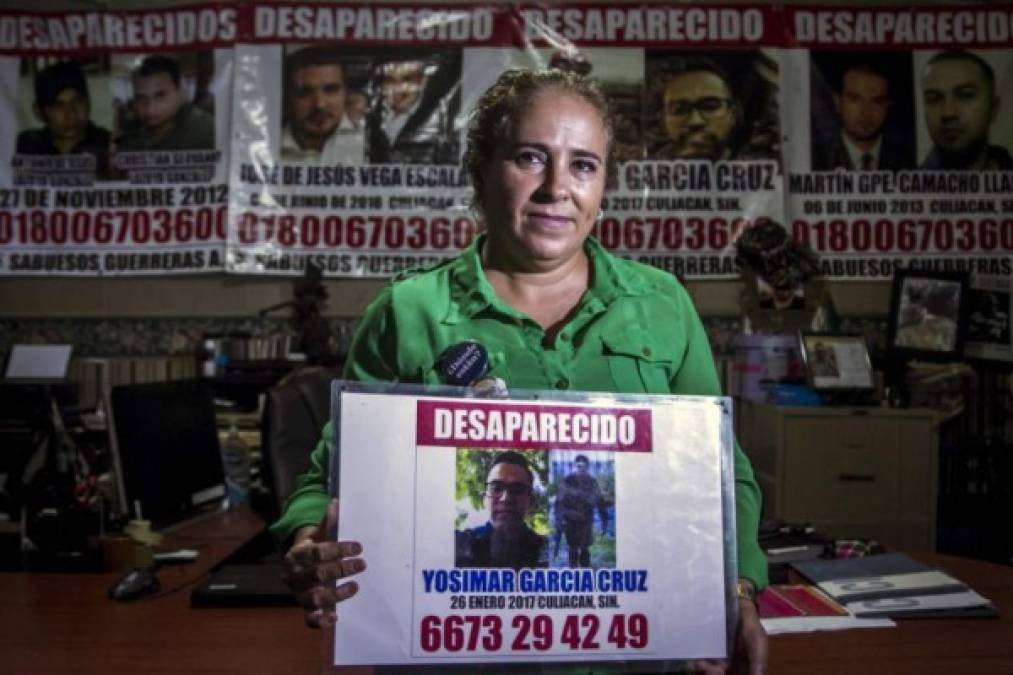 María Isabel Cruz es una de las caras visibles de esa violencia. La mujer busca en fosas a su hijo desaparecido en 2017, quien se desempeñaba como policía municipal en Culiacán.