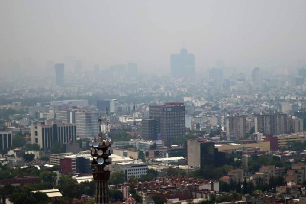 Según las autoridades, la mala calidad del aire a causa de los feroces incendios se combinó con otra serie de factores, como la velocidad de los vientos, agravando la contaminación.