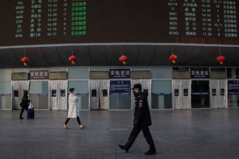 Un avión con 201 estadounidenses fueron evacuados de la ciudad de Wuhan este miércoles.