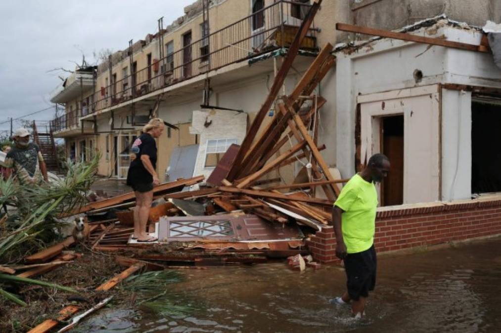 El ciclón arrancó casas desde los cimientos al llegar a tierra con vientos de 250 kilómetros por hora. Michael continúa este jueves su paso por Estados Unidos como tormenta tropical, azotando Georgia con fuertes lluvias y enfilando hacia Carolina del Sur.