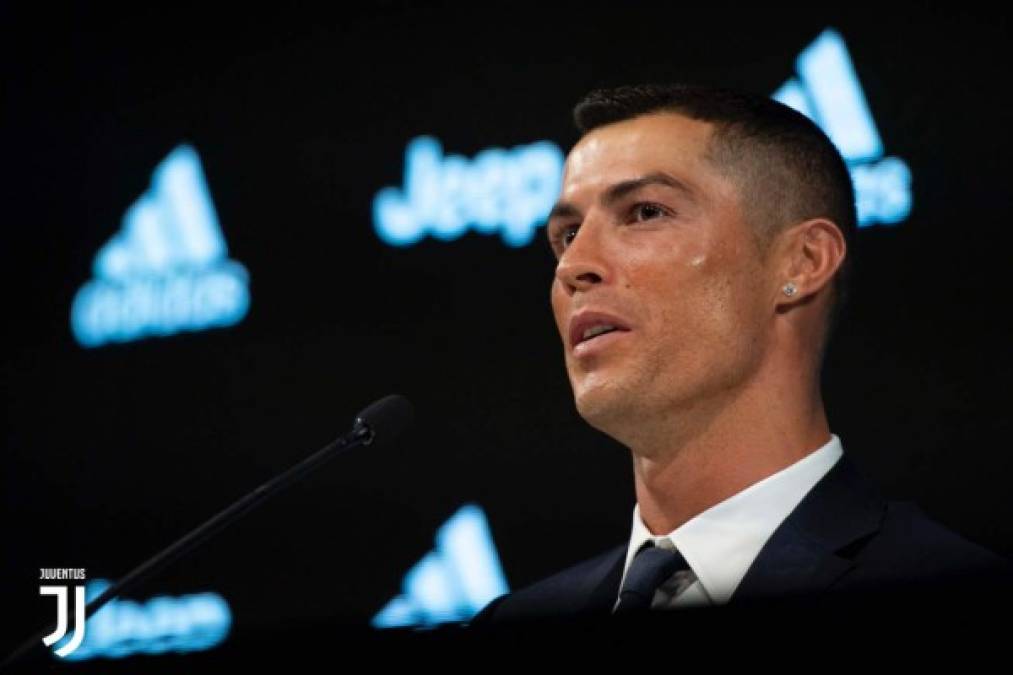 Cristiano Ronaldo ofreció su primera conferencia de prensa como jugador de la Juventus.