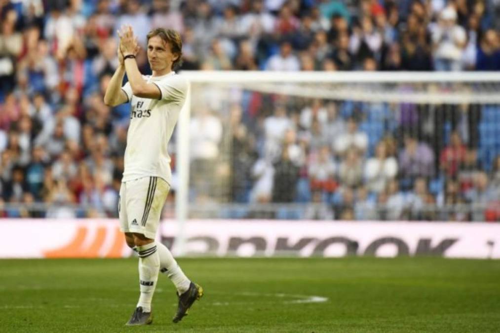 Tras el pitazo final, el madridismo despidió al Real Madrid con una ovación.