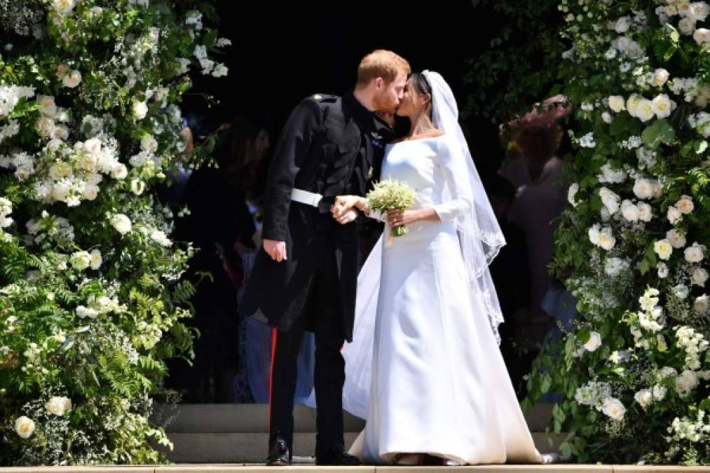 La pareja protagonizó la boda real del año en mayo pasado. Poco después, Meghan recibió el título aristocrático de duquesa de Sussex. La ex actriz intenta seguir los pasos de la fallecida princesa Diana, concentrando su labor humanitaria en la educación de las niñas en países en desarrollo de la mancomunidad de naciones.