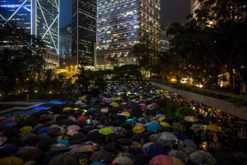 Hasta ahora, el ejército chino se había mostrado discreto ante los episodios de violencia en el territorio autónomo, sin embargo, el comandante Chen Daoxiang lanzó una fuerte advertencia contra los manifestantes de Hong Kong.