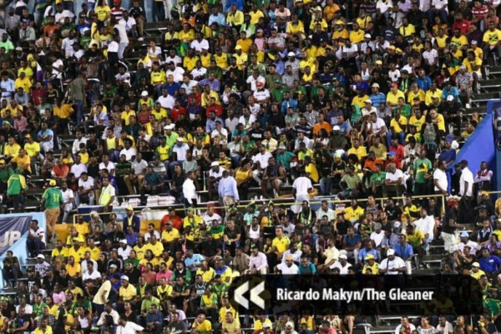 El estadio Independence Park de Kingston registró una entrada de 17.834 aficionados para el partido Jamaica-Honduras.