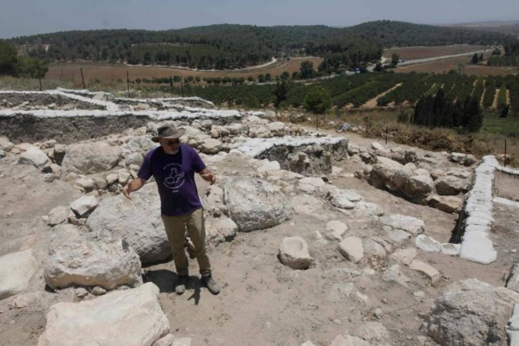 Se trata de la ciudad de Ziklag, dominada por un rey filisteo que reinaba en la ciudad vecina de Gat, después de que los antiguos 'pueblos del mar' comenzaran a llegar a la región en el siglo XII a. C., indicaron los investigadores de la Autoridad de las Antigüedades de Israel.