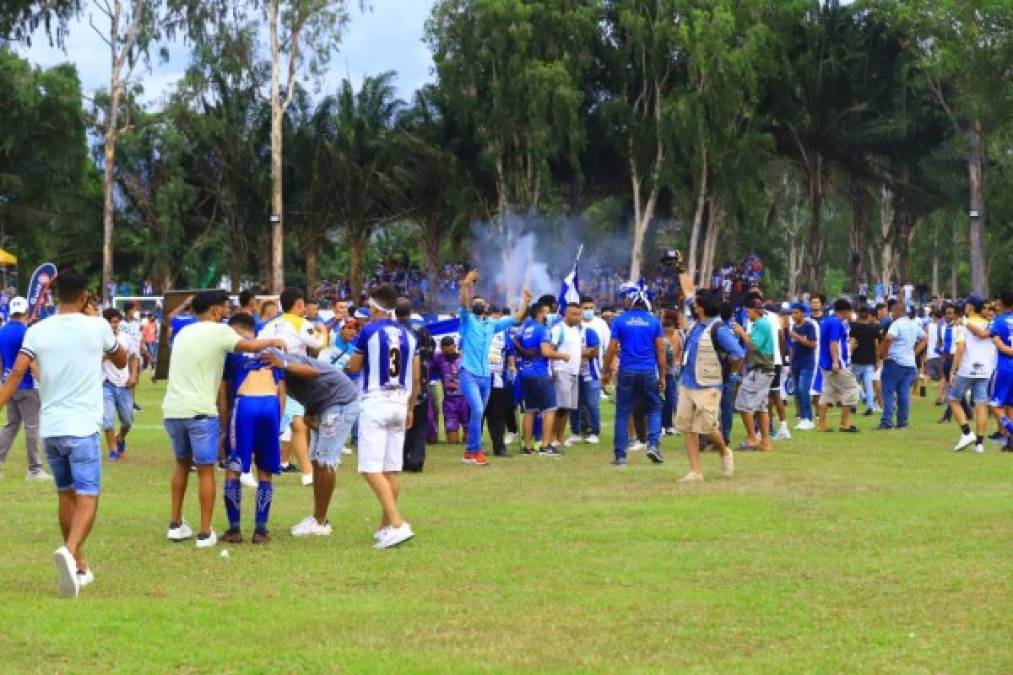 Los ceibeños fueron mejores en la serie contra los de Ocotepeque que lloran por quedarse en la orilla. Miles de aficionados del Victoria celebran en todo el país este Ascenso.