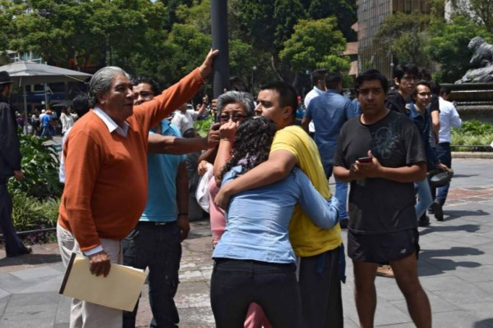 En el terremoto del 19 de septiembre de 1985, más de 10.000 personas murieron en Ciudad de México.<br/>