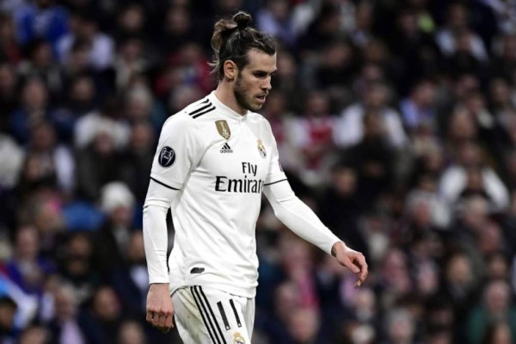 Gareth Bale - El galés es uno de los jugadores señalados. En el Real Madrid se han cansado de su actitud y sus desplantes. Además, su rendimiento está siendo muy pobre y ha perdido la titularidad en favor de Lucas Vázquez. A diferencia de otras temporadas, en las que el club se cerraba a su posible salida, ahora sí que escucharán ofertas por él.