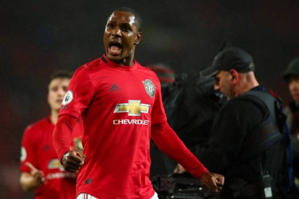 La continuidad de Odion Jude Ighalo en el Manchester United no ha sido nada fácil pero al final el conjunto inglés ha conseguido extender la cesión del jugador del Shanghai Shenhua hasta 31 de enero de 2021.<br/><br/>El delantero nigeriano se refirió a su futuro más cercano vestido del Manchester United: 'Estoy realmente feliz. Es un sueño para mí estar aquí. Desde el primer día que llegué, dejé claro que haría lo que fuera necesario para continuar en este equipo'.