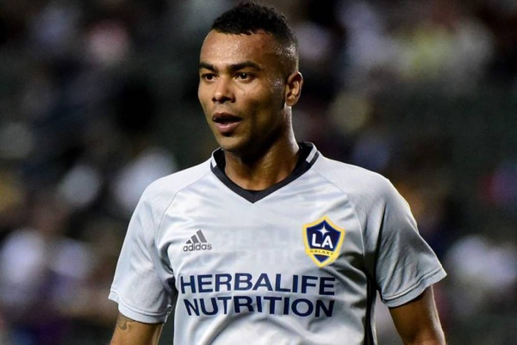 Como apunta The Sun, el experimentado lateral Ashley Cole podría regresar a Inglaterra de la mano de Harry Redknapp, que habría pedido al jugador de 36 años para su equipo el Birmingham City. Actualmente juega en Los Angeles Galaxy de la MLS.