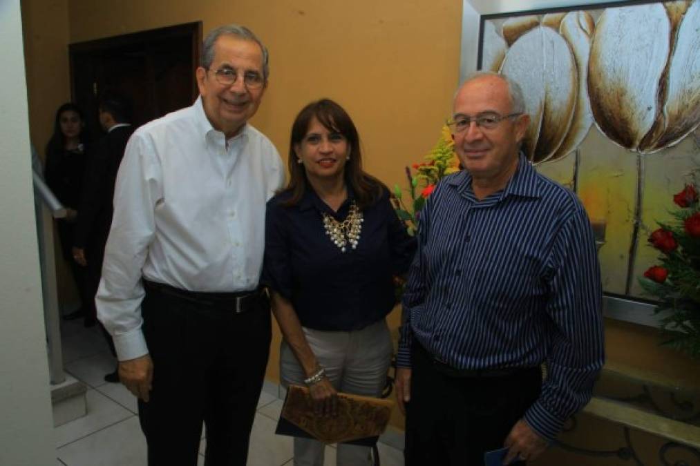 Francisco Saybe, Gina Puerto y Ricardo Secaira.