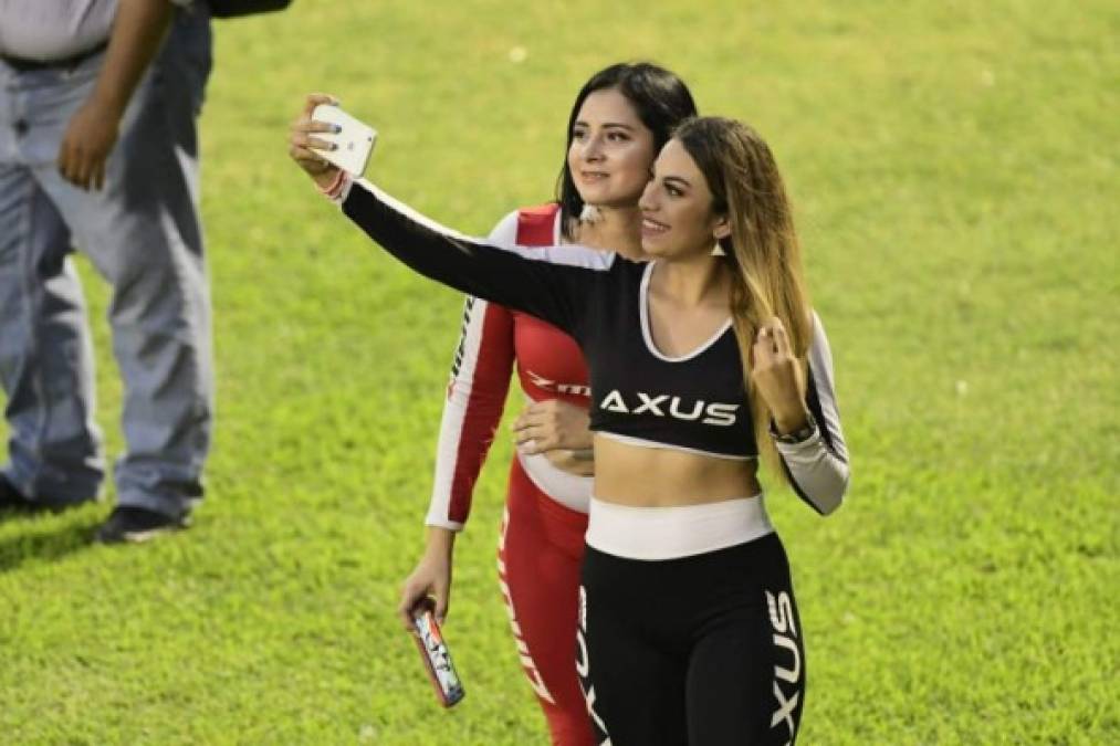 Elllas tuvieron tiempo para tomarse la respectiva selfie.