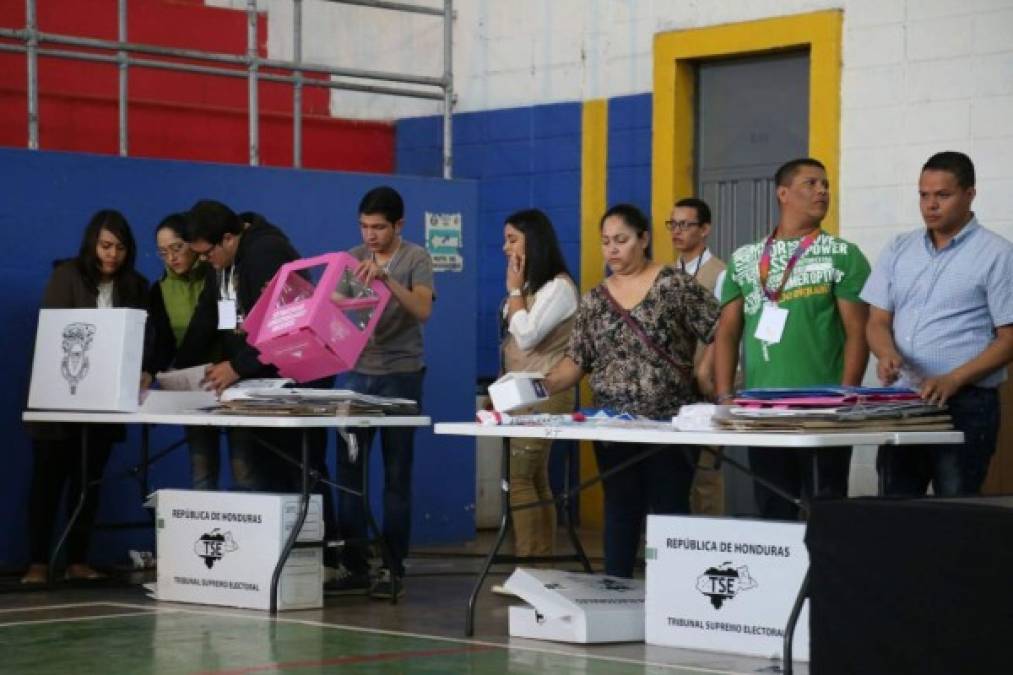 En el proceso electoral participan unos 7,500 estudiantes universitarios como custodios electorales que se encargarán de los equipos para la transmisión de los resultados.