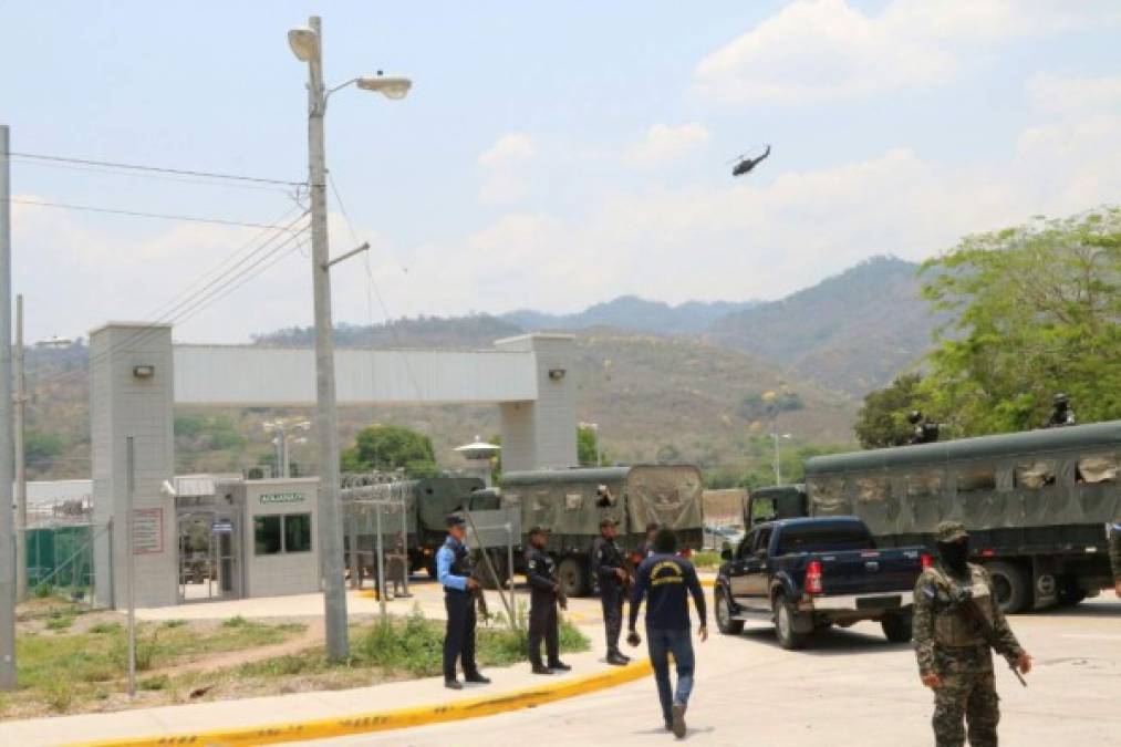 Más de dos mil militares participaron en la operación, la cual se realizó sin ningún incidentes. Hubo seguridad por los aires también, pues varios helicópteros sobrevolaron la zona.<br/>